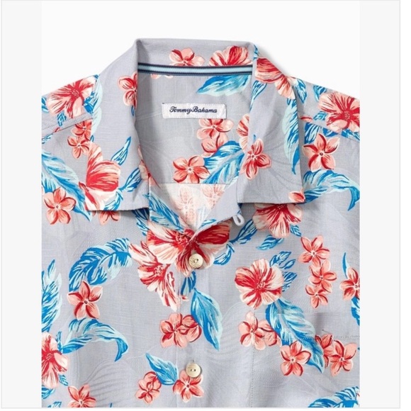 NWT Tommy Bahama
Cape Hibiscus Short Sleeve Woven Camp Shirt - Picture 2 of 5